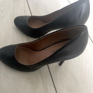 Classic black Nine West heels size 7.5